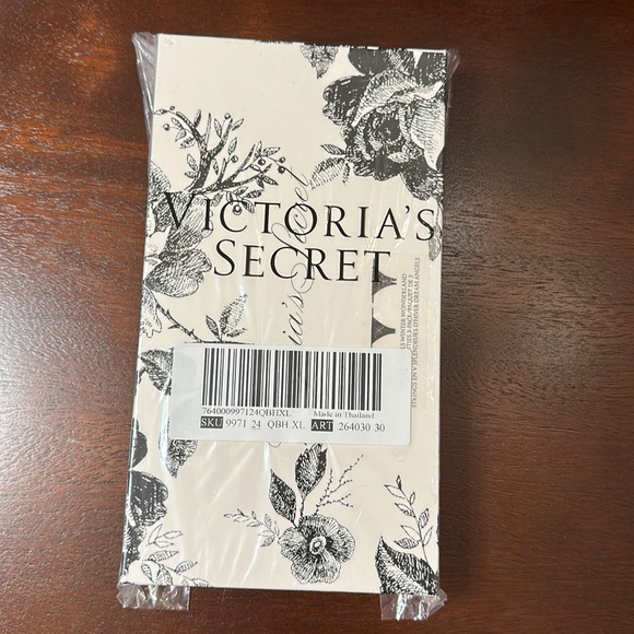 Victoria’s Secret 3-Pack Icy V-String Panties - Picture 3 of 4